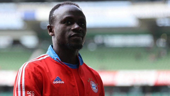 FILE PHOTO: Soccer Football - Bundesliga - Werder Bremen v Bayern Munich - Weser-Stadion, Bremen, Germany - May 6, 2023 Bayern Munichs Sadio Mane before the match REUTERS/Thilo Schmuelgen DFL REGULATIONS PROHIBIT ANY USE OF PHOTOGRAPHS AS IMAGE SEQUENCES AND/OR QUASI-VIDEO./File Photo