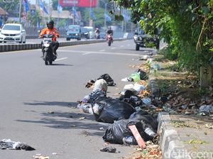 Duh! Sampah Berserakan di Ring Road Underpass Kentungan Sleman Duh! Sampah Berserakan di Ring Road Underpass Kentungan Sleman