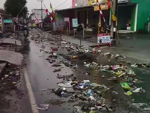 Viral Sampah Berserakan di Tengah Jalan Malang Usai Hujan