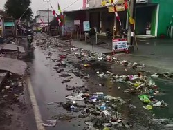 Viral Sampah Berserakan di Tengah Jalan Malang Usai Hujan