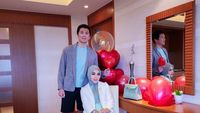 6 Potret Syahrini Rayakan Ultah di Kamar Hotel Mewah