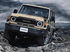 Mobil Pekerja Keras Toyota Land Cruiser 70 Meluncur, Dijual Rp 500 Jutaan Mobil Pekerja Keras Toyota Land Cruiser 70 Meluncur, Dijual Rp 500 Jutaan