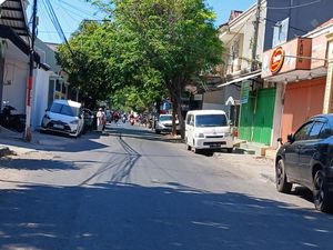 Ironi Warga Kota Pasuruan Bisa Beli Mobil Tapi Tak Punya Garasi Ironi Warga Kota Pasuruan Bisa Beli Mobil Tapi Tak Punya Garasi