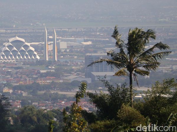 Wajah Bandung yang Diselubungi Polusi Udara