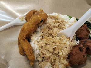Beli Nasi Ayam Rp 71 Ribu, Pengunjung Protes Cuma Dapat Sayap Ayam Secuil Beli Nasi Ayam Rp 71 Ribu, Pengunjung Protes Cuma Dapat Sayap Ayam Secuil