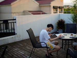 Riset: Medsos Tak Ganggu Pertemanan Offline Anak-anak & Remaja