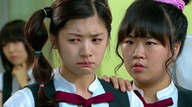 Gaya rambut ikat 3-Playful Kiss/Foto: Soompi Gaya rambut ikat 3