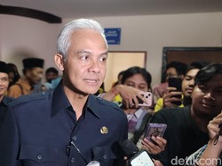 Besuk di RSUP Sardjito, Ganjar Ungkap Kondisi Terkini Cak Nun