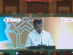 Koster Sentil Pelaku Pariwisata di Bali: Saat Susah Ribut, Pas Bangkit Lupa