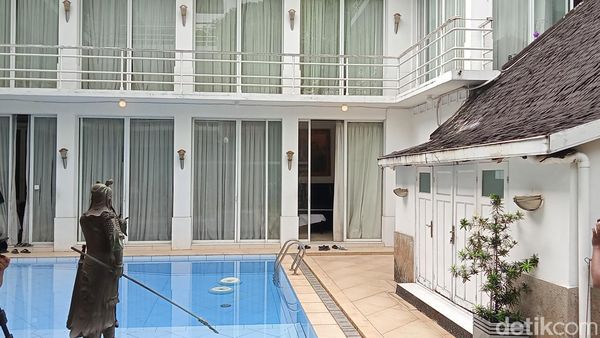 Penampakan Bagian Dalam Rumah Guruh Soekarnoputra yang Bakal Dieksekusi