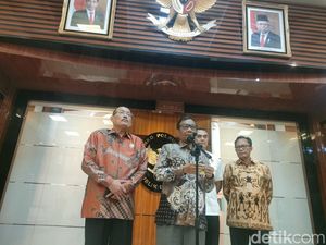 Mahfud Minta Menag-RK Dampingi Al-Zaytun: Warga Pesantren Jangan Panik Mahfud Minta Menag-RK Dampingi Al-Zaytun: Warga Pesantren Jangan Panik