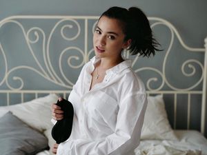6 Potret Karen Nijsen Si Penyayang Anak Kecil 6 Potret Karen Nijsen Si Penyayang Anak Kecil