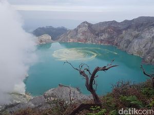 Pendaki Belum Bisa Nikmati Blue Fire Meski Status Ijen Kembali Normal Pendaki Belum Bisa Nikmati Blue Fire Meski Status Ijen Kembali Normal