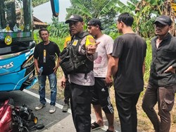 Tabrakan dengan Bus di Sukabumi, Pemotor Alami Luka Serius