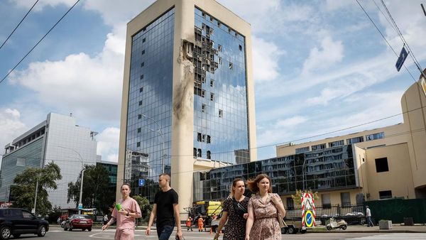 Kondisi Gedung di Kyiv Usai Diserang Drone Rusia