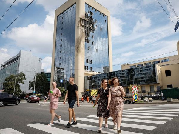 Kondisi Gedung di Kyiv Usai Diserang Drone Rusia