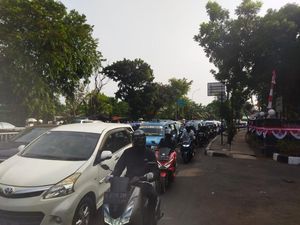 Masih Ada Perbaikan Jalan di Cijantung, Lalu lintas Arah Depok Macet