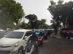 Masih Ada Perbaikan Jalan di Cijantung, Lalu lintas Arah Depok Macet
