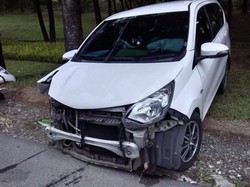 Mobil Tabrak Pohon di Sentul Bogor, Sopir Dilarikan ke RS