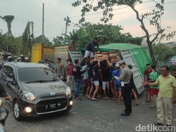 Truk Terguling hingga Ringsek di Semarang, Polisi: Tak Ada Korban Jiwa
