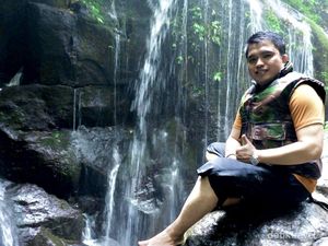 Perjalanan Tak Terduga dan yang Memukau: Air Terjun Teroh-teroh