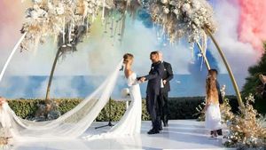 Pernikahan Mewah Ashley Cole dengan Model Italia, John Terry Sumbang Lagu