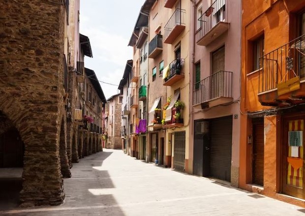 An alley street in Spain