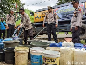 5 Desa di Tulungagung Mulai Krisis Air Bersih Dampak Kemarau 5 Desa di Tulungagung Mulai Krisis Air Bersih Dampak Kemarau