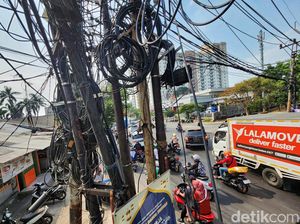 Ultimatum Gunting Pemprov DKI Bila Kabel Semrawut Tak Dibenahi