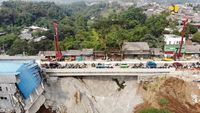 Potret Perbaikan Jembatan Eks Longsor di Bogor-Sukabumi