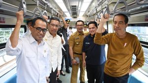 Potret Jokowi Naik LRT Jabodebek Didampingi Erick Thohir-Ridwan Kamil