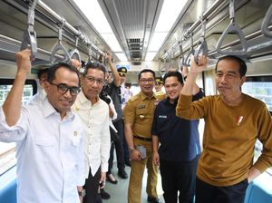 Potret Jokowi Naik LRT Jabodebek Didampingi Erick Thohir-Ridwan Kamil