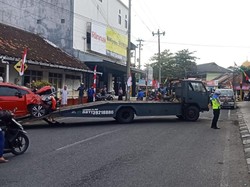 Mobil Jazz Tabrak 2 Motor-Minibus di Wates, Polisi Dalami Dugaan Pemobil Mabuk