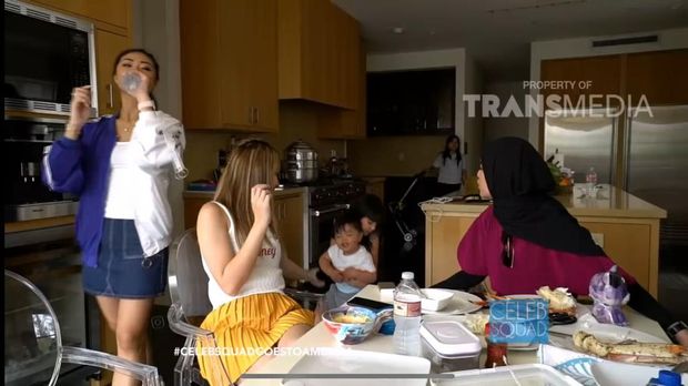 Rumah Nia Ramadhani di Beverly Hills Rumah Nia Ramadhani di Beverly Hills
