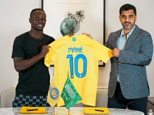 Sadio Mane Debut di Al Nassr, Lanjut Umrah di Mekkah