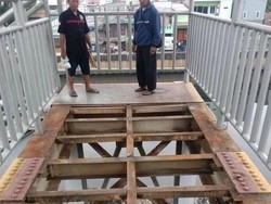 Polisi Selidiki Pelat Besi JPO Sahabat Daan Mogot yang Hilang Dicuri