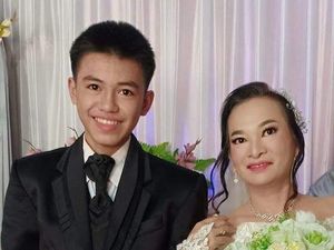 Kisah Cinta Tak Biasa ABG Usia 16 Nikahi Wanita 41 Tahun di Sambas Kalbar Kisah Cinta Tak Biasa ABG Usia 16 Nikahi Wanita 41 Tahun di Sambas Kalbar