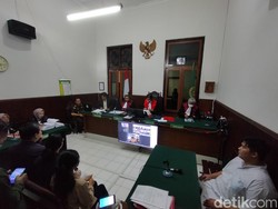 Kakak di Surabaya Dipidanakan Adiknya Sendiri gegara Kosmetik