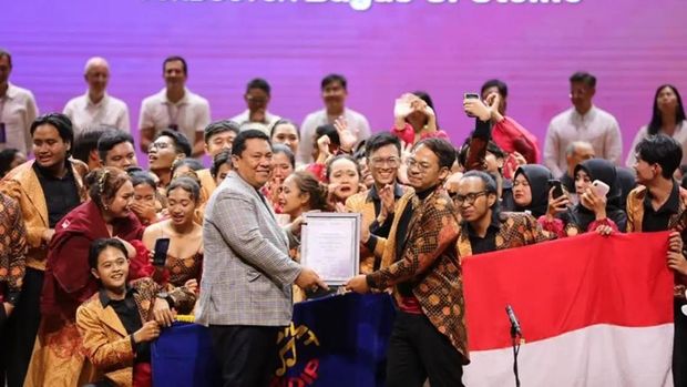 Tim Aksara Swara PSMT Undip usai menjuarai Bali International Choir Festival di Bali. Foto diunggah pada Kamis (3/8/2023).