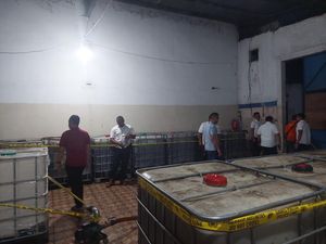 TNI Gerebek Gudang Penimbunan BBM Subsidi di Medan, Pertamina Buka Suara TNI Gerebek Gudang Penimbunan BBM Subsidi di Medan, Pertamina Buka Suara