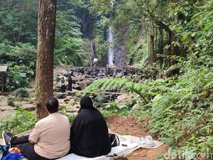 Potret Curug Cilember, Favoritnya Turis Arab