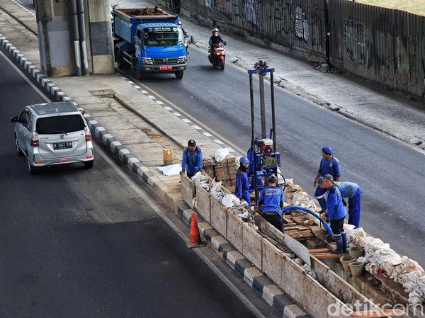 Upaya Menangkal Genangan dan Banjir di Perempatan Seskoal Cipulir