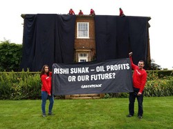 Rumah PM Inggris Ditutupi dengan Kain Hitam, Kenapa?