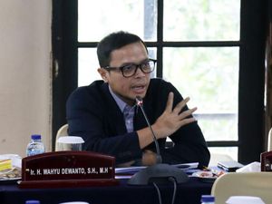 Gerindra Usul Tilang Diterapkan Usai Uji Emisi Jadi Syarat Perpanjang STNK Gerindra Usul Tilang Diterapkan Usai Uji Emisi Jadi Syarat Perpanjang STNK
