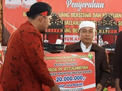 Bupati Sumenep Serahkan Bantuan untuk Masjid, Musalah dan Pesantren