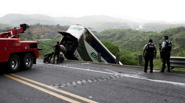 Bus Pengangkut Migran Masuk Jurang di Meksiko, 18 Orang Tewas