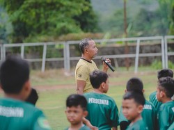 Aji Out, Persebaya Tunjuk Uston Nawawi Jadi Karteker