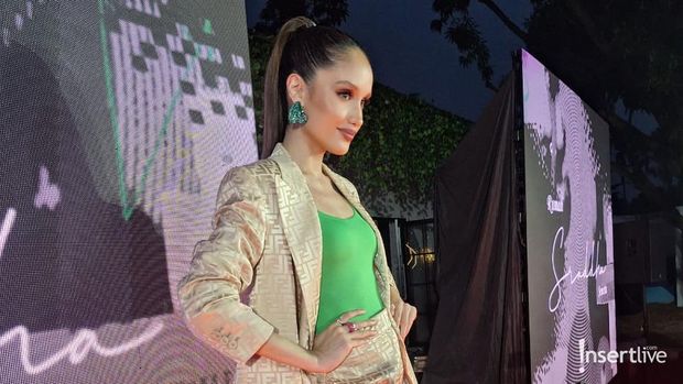 Curhat Cinta Laura yang Lelah dengan Sensasi Dunia Hiburan