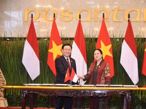 DPR Kerja Sama di Berbagai Bidang dengan Parlemen Vietnam DPR Kerja Sama di Berbagai Bidang dengan Parlemen Vietnam