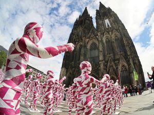 Instalasi Seni Jadi Bentuk Protes Skandal Pelecehan di Katedral Jerman Instalasi Seni Jadi Bentuk Protes Skandal Pelecehan di Katedral Jerman
